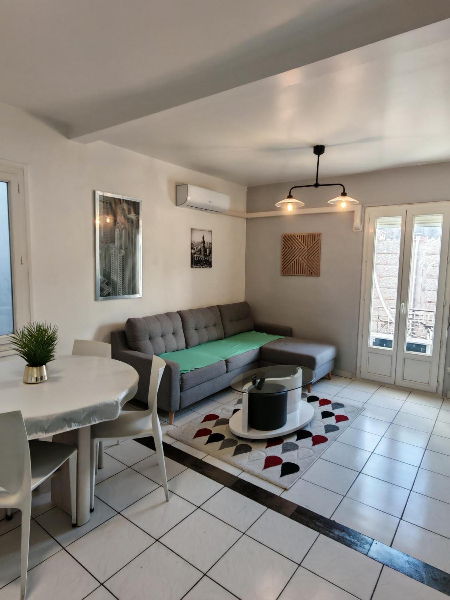 F1 200 Metre De La Gare Apartman Perpignan Kültér fotó